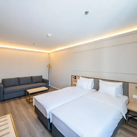 Expo Tower By Mellow Mood Hotel 4*